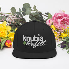 Load image into Gallery viewer, Knubia &amp; Refill - Snapback Hat
